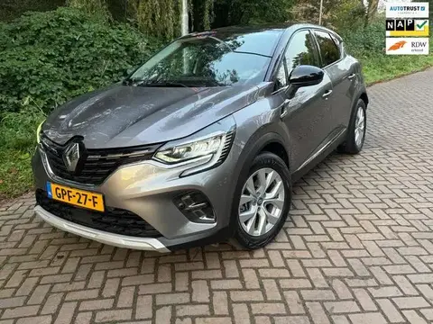 Used RENAULT CAPTUR Hybrid 2021 Ad 