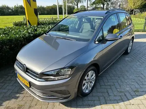 Used VOLKSWAGEN GOLF Petrol 2018 Ad 