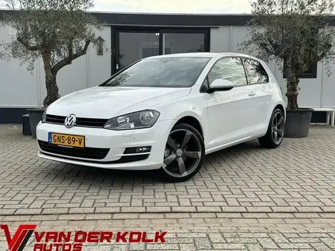 Used VOLKSWAGEN GOLF Petrol 2017 Ad 