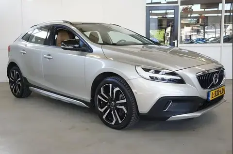 Annonce VOLVO V40 Essence 2018 d'occasion 