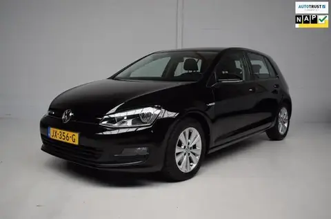 Used VOLKSWAGEN GOLF Petrol 2016 Ad 