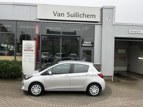 Used TOYOTA YARIS Hybrid 2016 Ad 