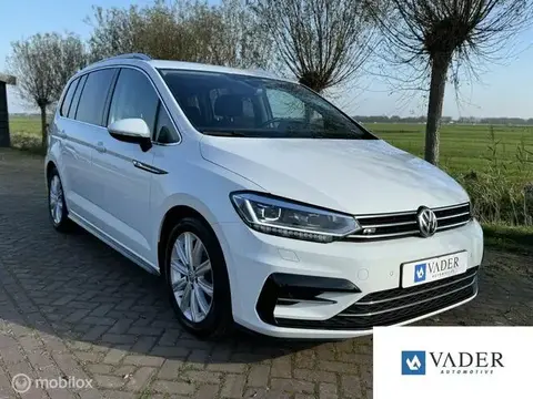 Used VOLKSWAGEN TOURAN Petrol 2016 Ad 