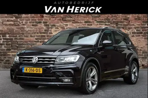 Used VOLKSWAGEN TIGUAN Petrol 2017 Ad 