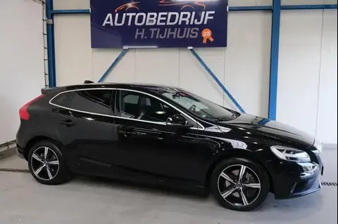 Annonce VOLVO V40 Essence 2019 d'occasion 