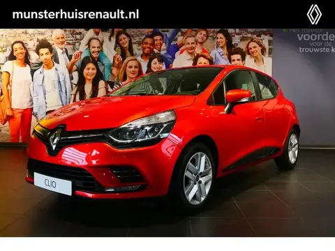 Used RENAULT CLIO Petrol 2017 Ad 