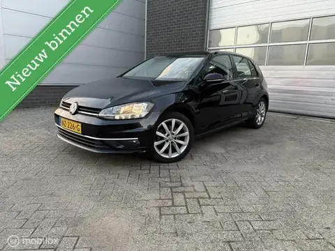 Used VOLKSWAGEN GOLF Petrol 2017 Ad 