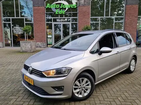 Used VOLKSWAGEN GOLF Petrol 2015 Ad 