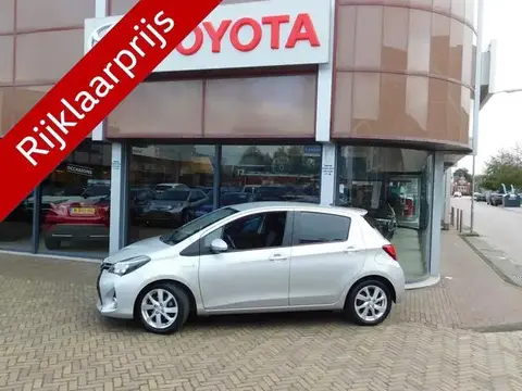 Used TOYOTA YARIS Hybrid 2015 Ad 