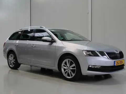 Used SKODA OCTAVIA Petrol 2018 Ad 