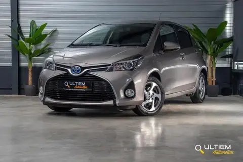 Used TOYOTA YARIS Hybrid 2015 Ad 