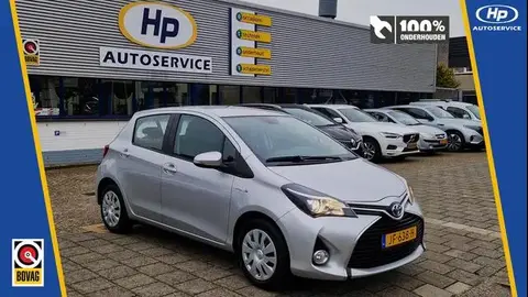 Used TOYOTA YARIS Hybrid 2015 Ad 