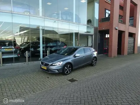 Annonce VOLVO V40 Essence 2019 d'occasion 