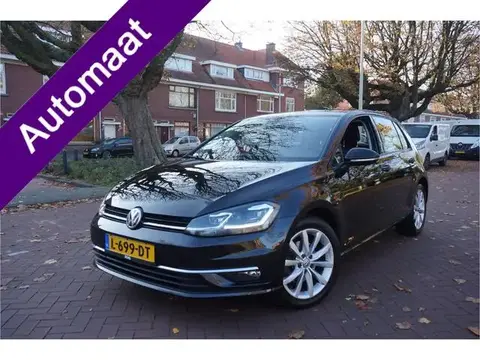 Used VOLKSWAGEN GOLF Petrol 2017 Ad 