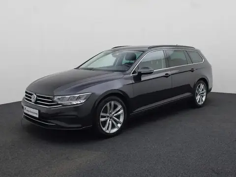 Used VOLKSWAGEN PASSAT Petrol 2020 Ad 