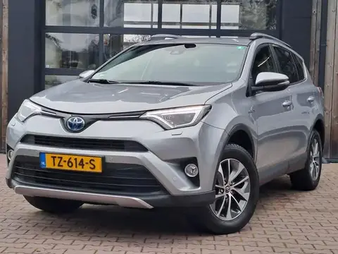 Used TOYOTA RAV4 Hybrid 2018 Ad 