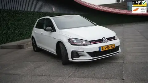 Used VOLKSWAGEN GOLF Petrol 2017 Ad 