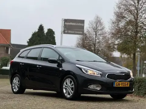 Used KIA CEED Petrol 2015 Ad 