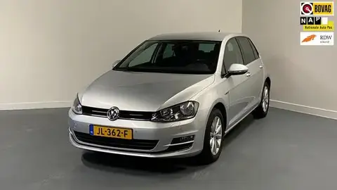 Used VOLKSWAGEN GOLF Petrol 2015 Ad 