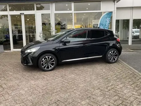 Used RENAULT CLIO Hybrid 2024 Ad 