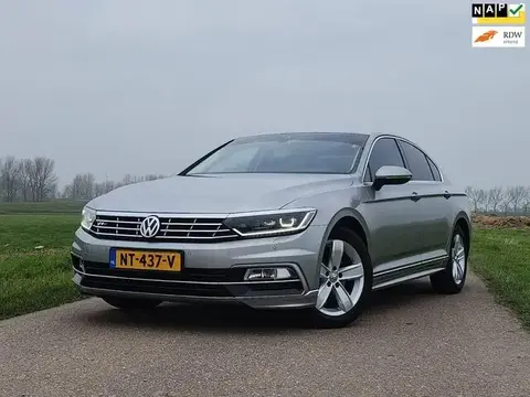 Used VOLKSWAGEN PASSAT Petrol 2015 Ad 