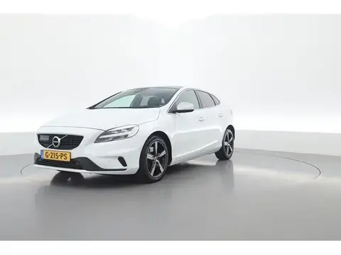 Annonce VOLVO V40 Essence 2019 d'occasion 