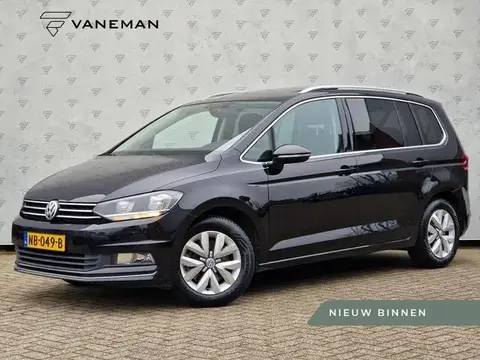 Used VOLKSWAGEN TOURAN Petrol 2017 Ad 