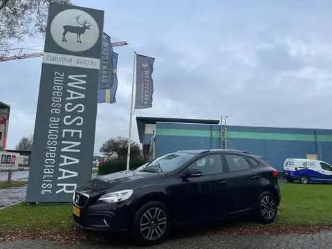 Used VOLVO V40 Petrol 2017 Ad 