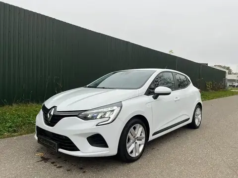 Used RENAULT CLIO Hybrid 2021 Ad 