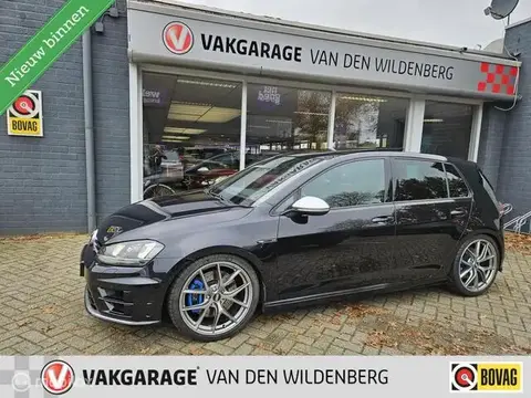 Used VOLKSWAGEN GOLF Petrol 2017 Ad 