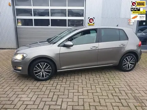 Used VOLKSWAGEN GOLF Petrol 2017 Ad 