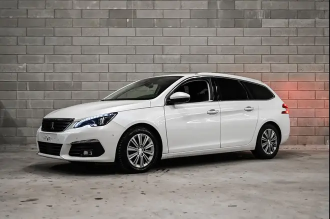 Used Peugeot 308 ad : Year 2021, 62326 km | Reezocar