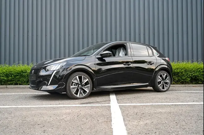 Used Peugeot 208 ad : Year 2021, 6000 km | Reezocar