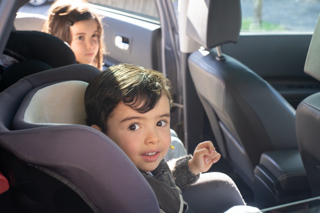 Choisir un Siège Auto : Isofix ou ceinture de sécurité