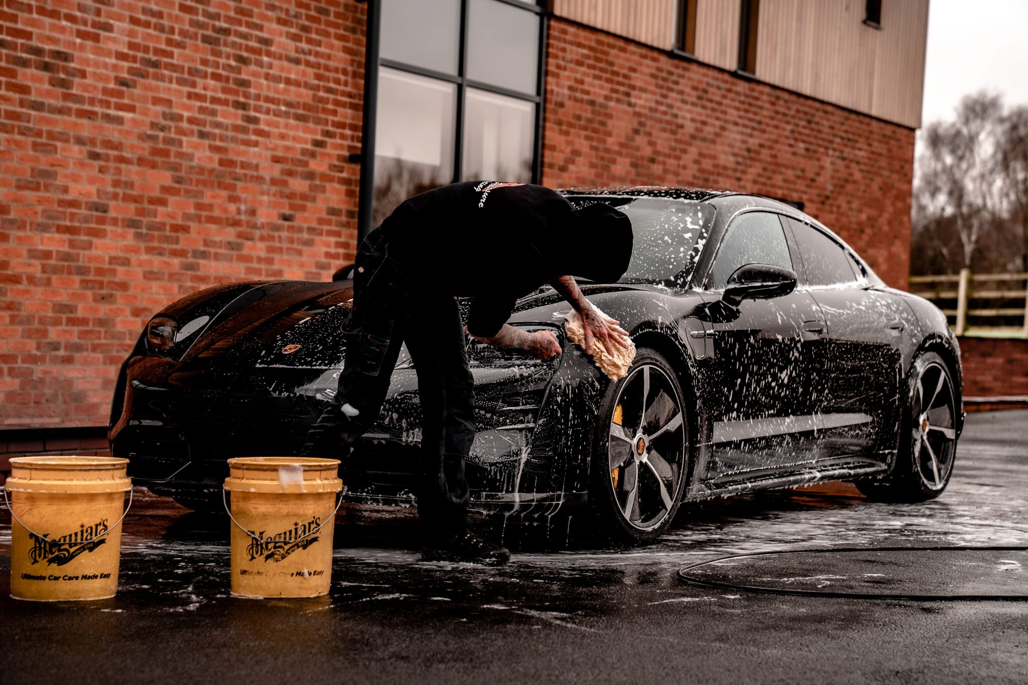 Ce produit que vous avez déjà est à utiliser absolument pour nettoyer votre  voiture