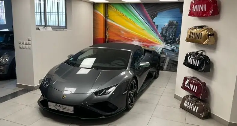 Photo 1 : Lamborghini Huracan 2021 Essence