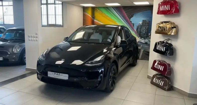 Photo 1 : Tesla Model Y 2023 Électrique