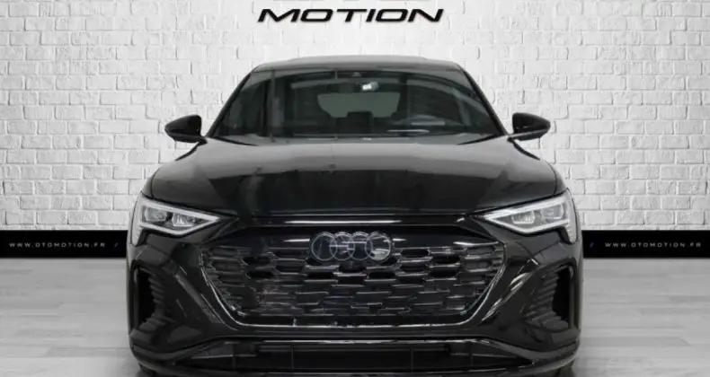 Photo 1 : Audi Q8 2023 Électrique