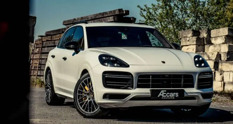 Photo 1 : Porsche Cayenne 2019 Petrol