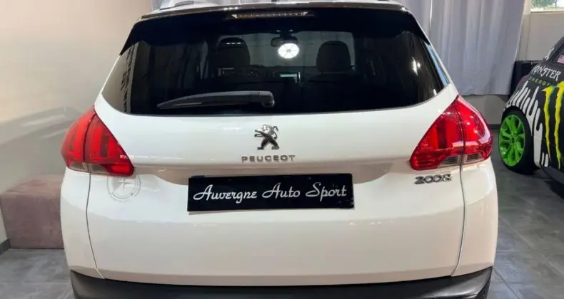 Photo 1 : Peugeot 2008 2015 Petrol