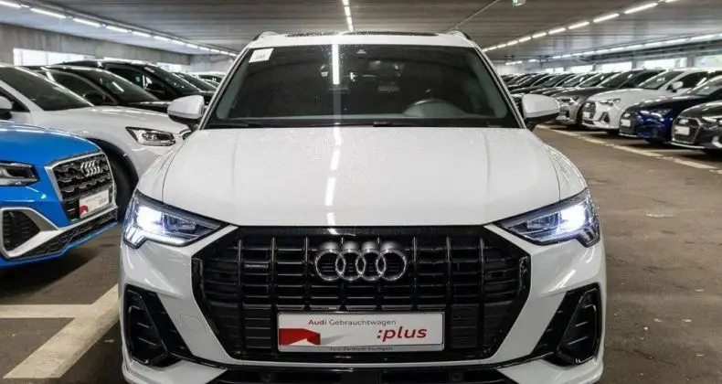 Photo 1 : Audi Q3 2019 Petrol