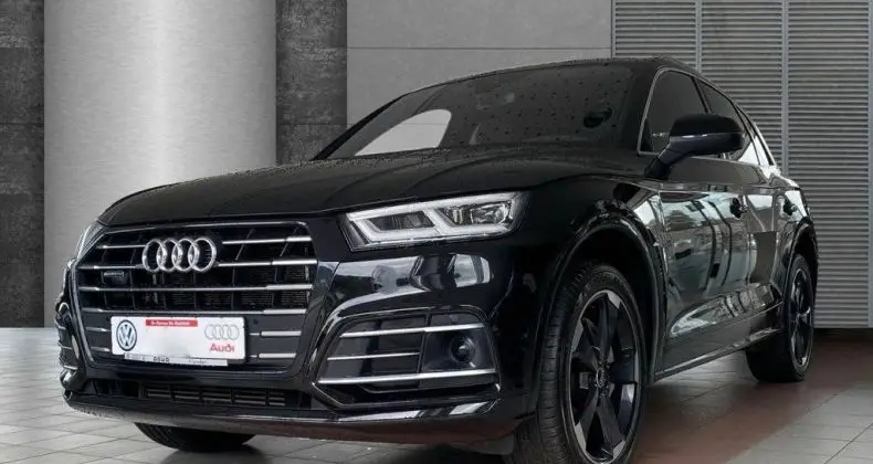 Photo 1 : Audi Q5 2020 Hybrid