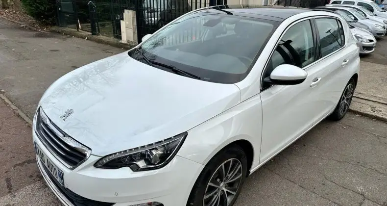 Photo 1 : Peugeot 308 2015 Petrol