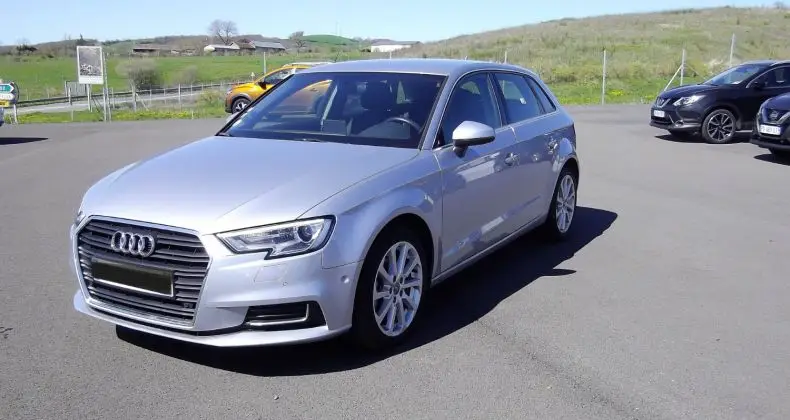 Photo 1 : Audi A3 2018 Diesel