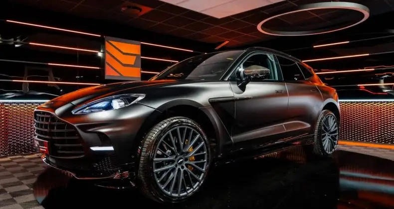 Photo 1 : Aston Martin Dbx 2023 Petrol