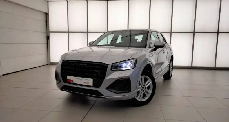 Photo 1 : Audi Q2 2024 Petrol