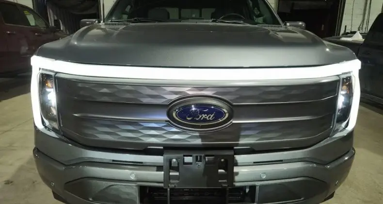 Photo 1 : Ford F150 2024 Electric