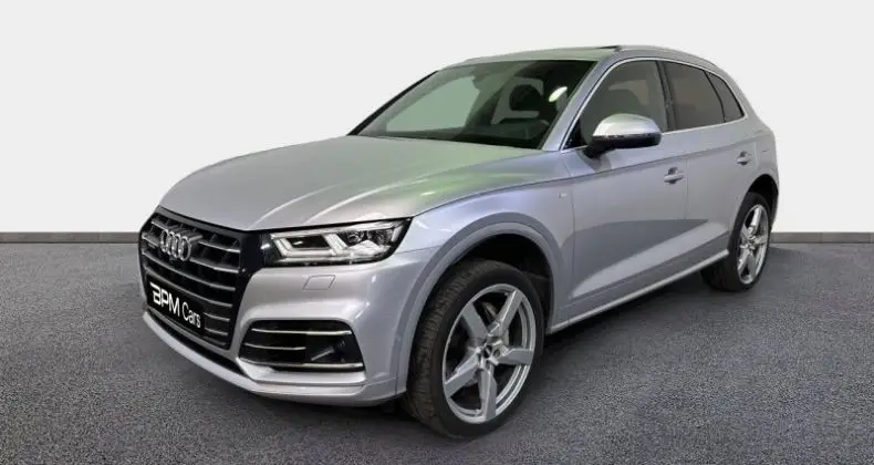 Photo 1 : Audi Q5 2020 Hybride