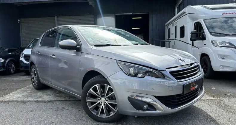 Photo 1 : Peugeot 308 2017 Essence