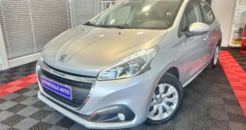 Photo 1 : Peugeot 208 2016 Petrol